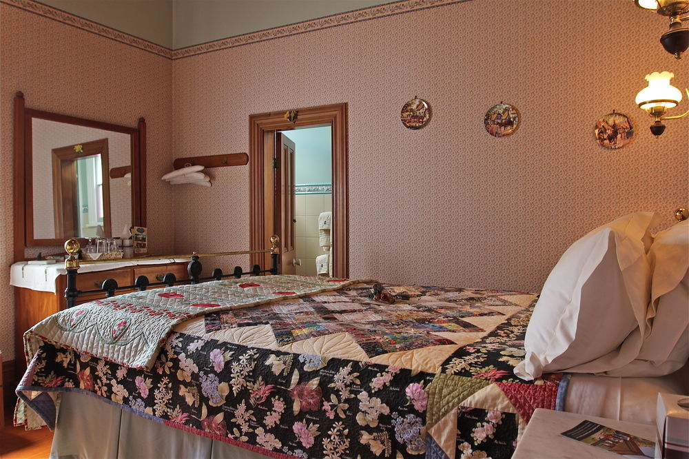 Ounuwhao B&B Guest Lodge Russell Extérieur photo